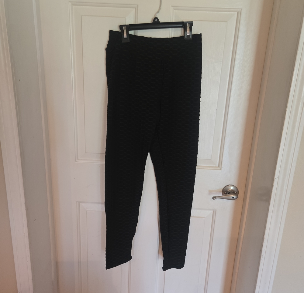Black Textured High-Waist Pull-On Leggings